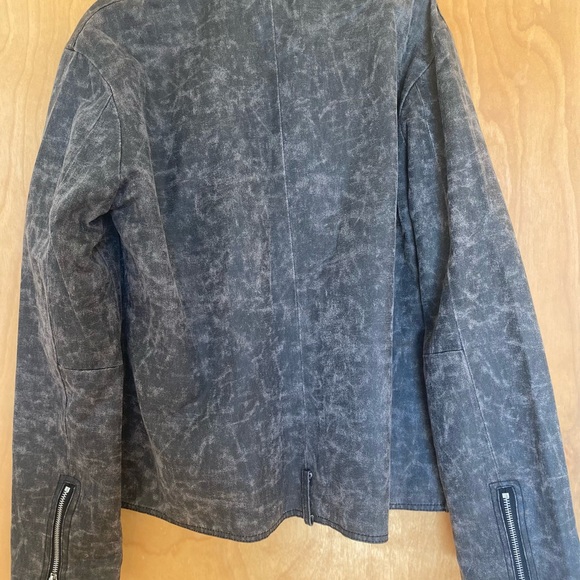 Jacket. - Picture 2 of 3